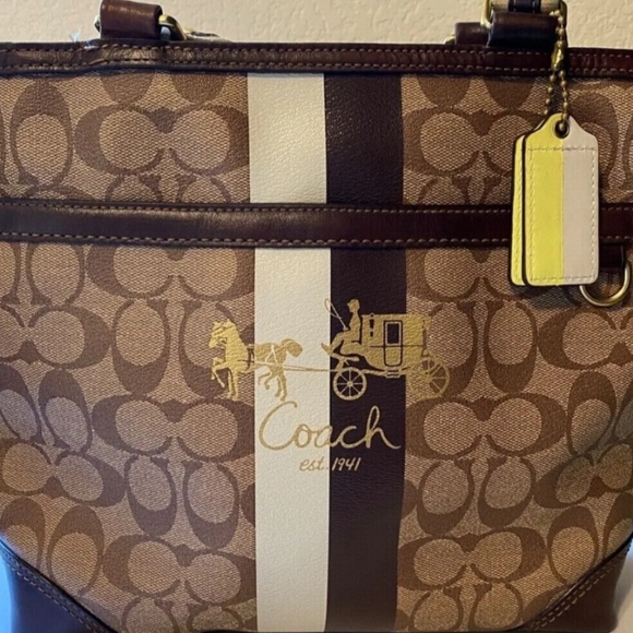 Coach Handbags - Coach bag 🛍️
